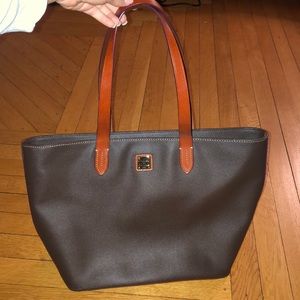 Dooney & Bourke Eva Large Zip Shopper Brown